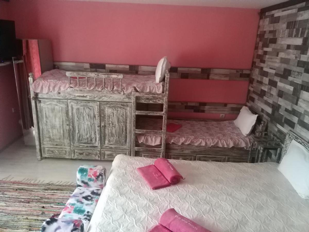 Къща За Гости "Там Край Реката " Slivek Εξωτερικό φωτογραφία